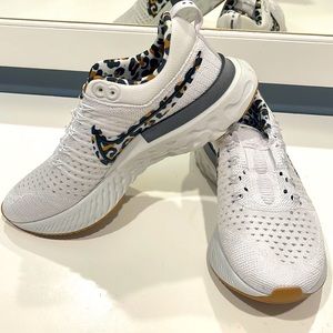 NWOT Nike React tennis shoes